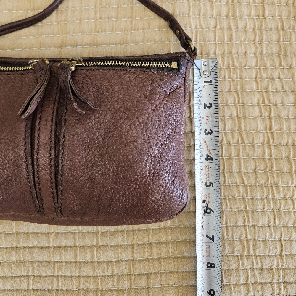 FOSSIL Brown Soft Leather ERIN Small Crossbody Purse Bag Brass Hardware - Picture 13 of 13